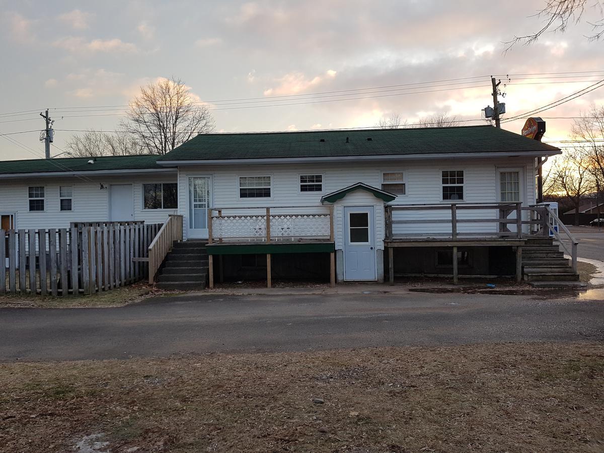 Covered Bridge Inn & Suites Sussex Exterior photo