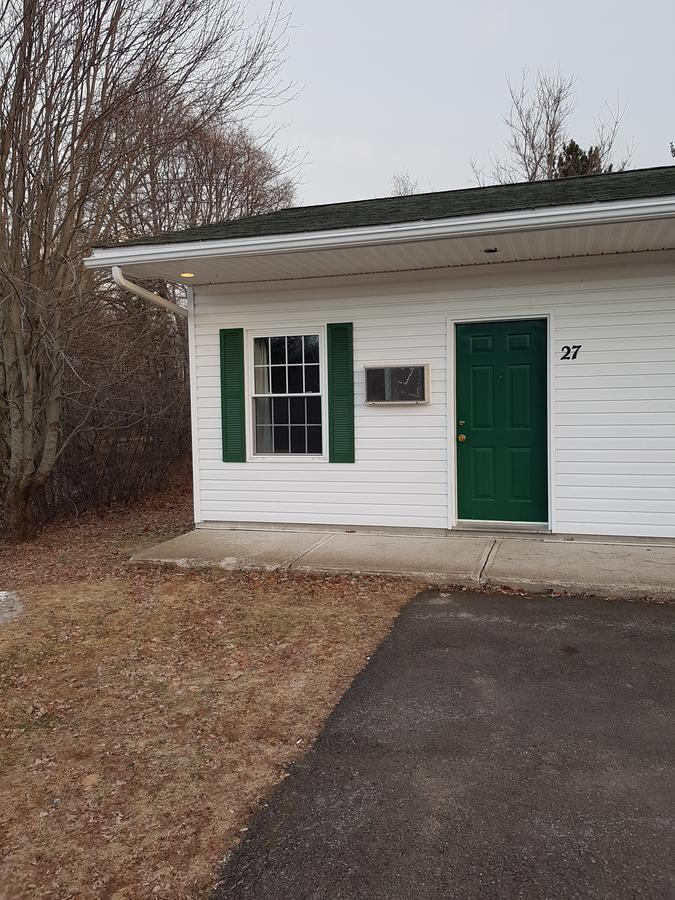 Covered Bridge Inn & Suites Sussex Exterior photo